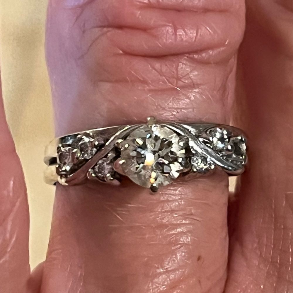 Diamond Ring Women’s White Gold Size Estimated To Be A 7 GUC